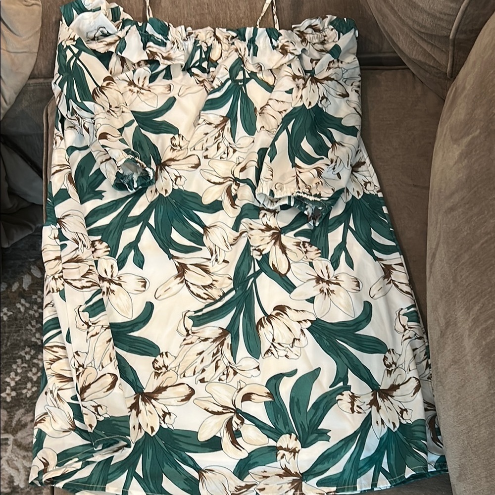 Blu Pepper Cream and Green Ruffled Smocked Sundress - Picture 6 of 7